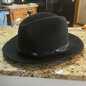 {Country Gentleman} Wilton Wool Black Felt Fedora Hat with Trim